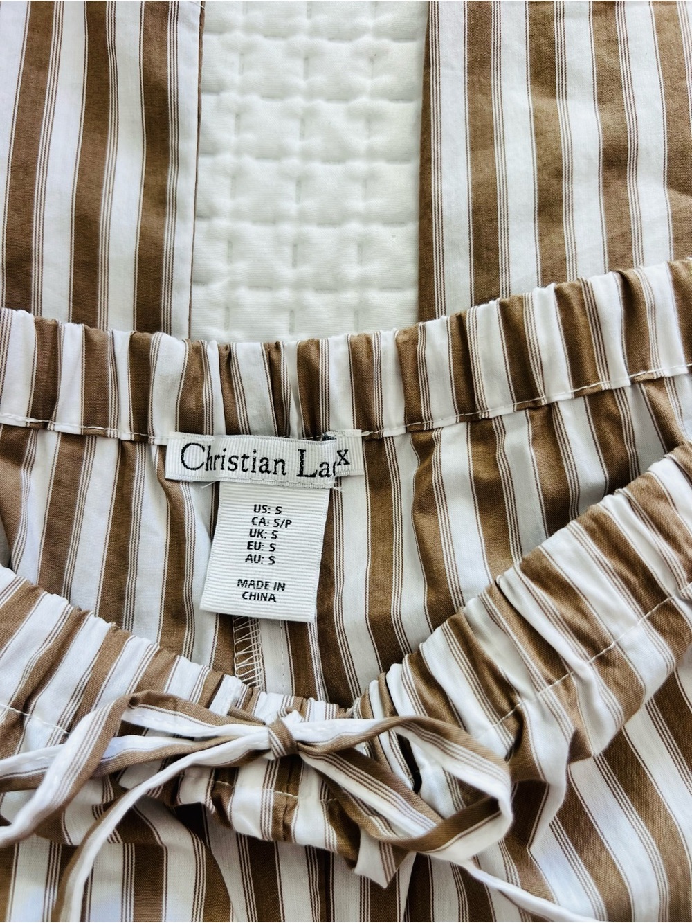 Christian Lacroix wide leg pants.
Size S will fit M. - Picture 4 of 8